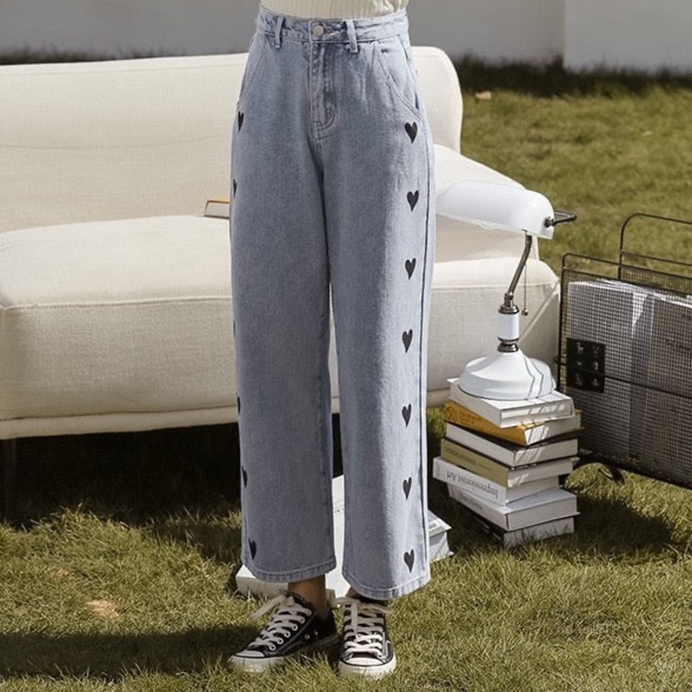 Embroidered Heart Jeans - Picture 3 of 4